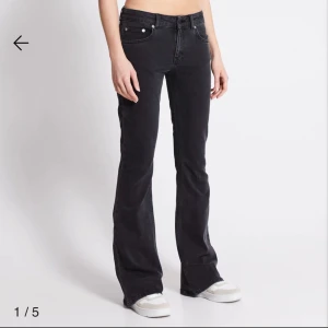 Jeans - Säljer mina jeans ifrån Lager då dom inte kommer till användning! Köpta för 400kr 