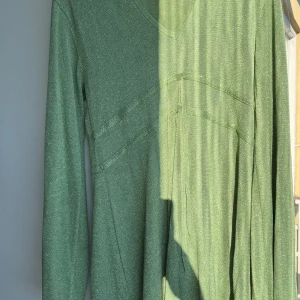 Grön glitterklänning - Slutsåld från NA-KD