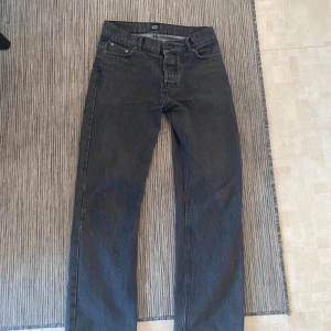 Straight fit jeans | Montén - Skick 8/10 köpta för 1000kr