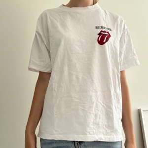 Oversized T-shirt  - Rolling Stones oversized T-shirt från HM. I storlek S men passar även medium. Pris kan diskuteras