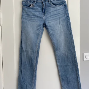 Ljusblå Lindex Jeans - Tja.! Säljer dessa par Lindex jeans i storleken 164/13-14 år. De är använda försiktigt så skick 9/10. De kommer att kosta 59 Kr. Skriv gärna om ni har några frågor eller funderingar. Priset kan diskuteras vid snabb affär.