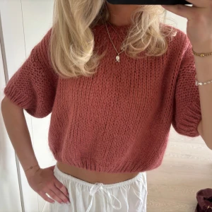 Stickad tshirt  - Såå fin stickad t-shirt i Mohairull från märket Ambika🥰 aldrig använd 