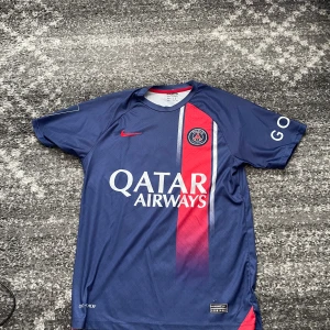 Psg fotbolls tröja neymar 2023 - Använd cirka 3 gånger helt ny inga fläck 