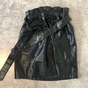 Läder tjol - Skriv priv för fler bilder