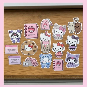Klistermärken 🍓 - Klistermärken tillverkade & designade av lovelyhomecraft! 8 kr/styck eller mängdrabatt! 🤍🌸 frakt: 18 kr (frimärke)!  storlek ca 3-5 cm