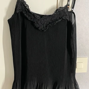 Svart linne  - Använda bara några gånger 