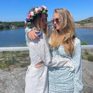 Adoore klänning  - Säljer denna super fina adoore klänning i storlek 36, använd 2 gånger så i super fint skick! Skriv för fler bilder❤️🫶🏽