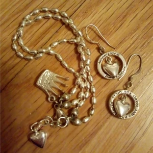 Armband & örhängenMärke: Pearls for girlsSkick fint - Armband & örhängen Märke: Pearls for girls Skick fint