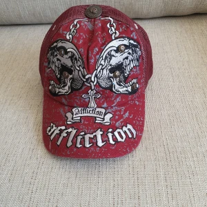 NY affliction keps med tag - Mycket sällsynt vintage affliction keps med tag kvar. Pris kan diskuteras vid snabb affär. 