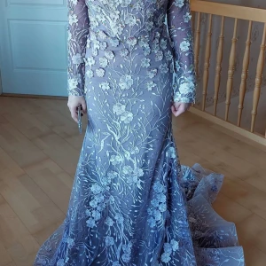 Fest/Bal kläning - Helt ny klänningen aldrig använt har bara legat i garderoben.