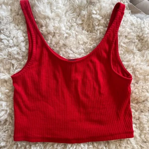 Topp - Ribbad topp ifrån monki i storlek S! Topp skick!!🩷🌸