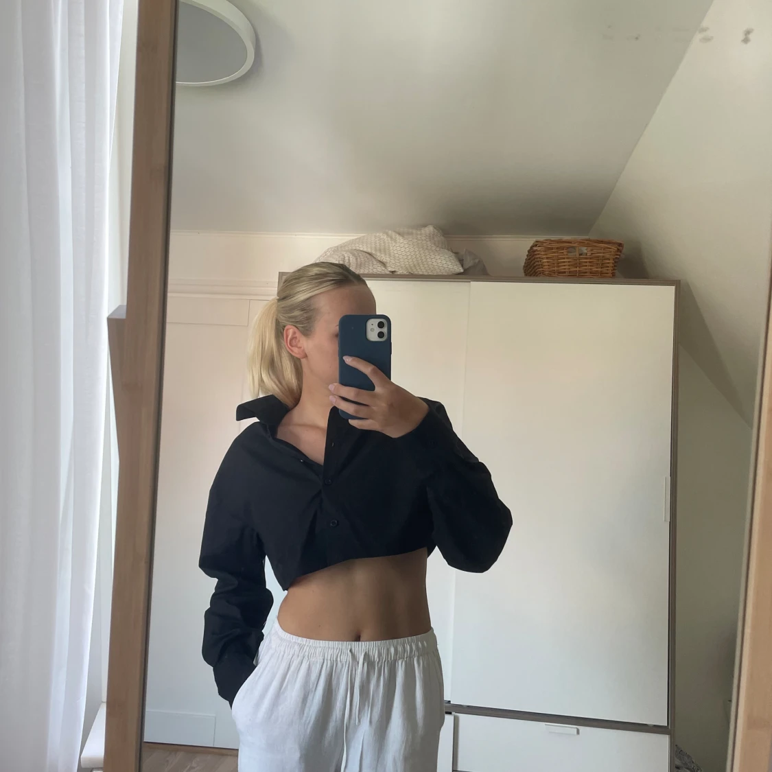 Svart croppad skjorta  - 90