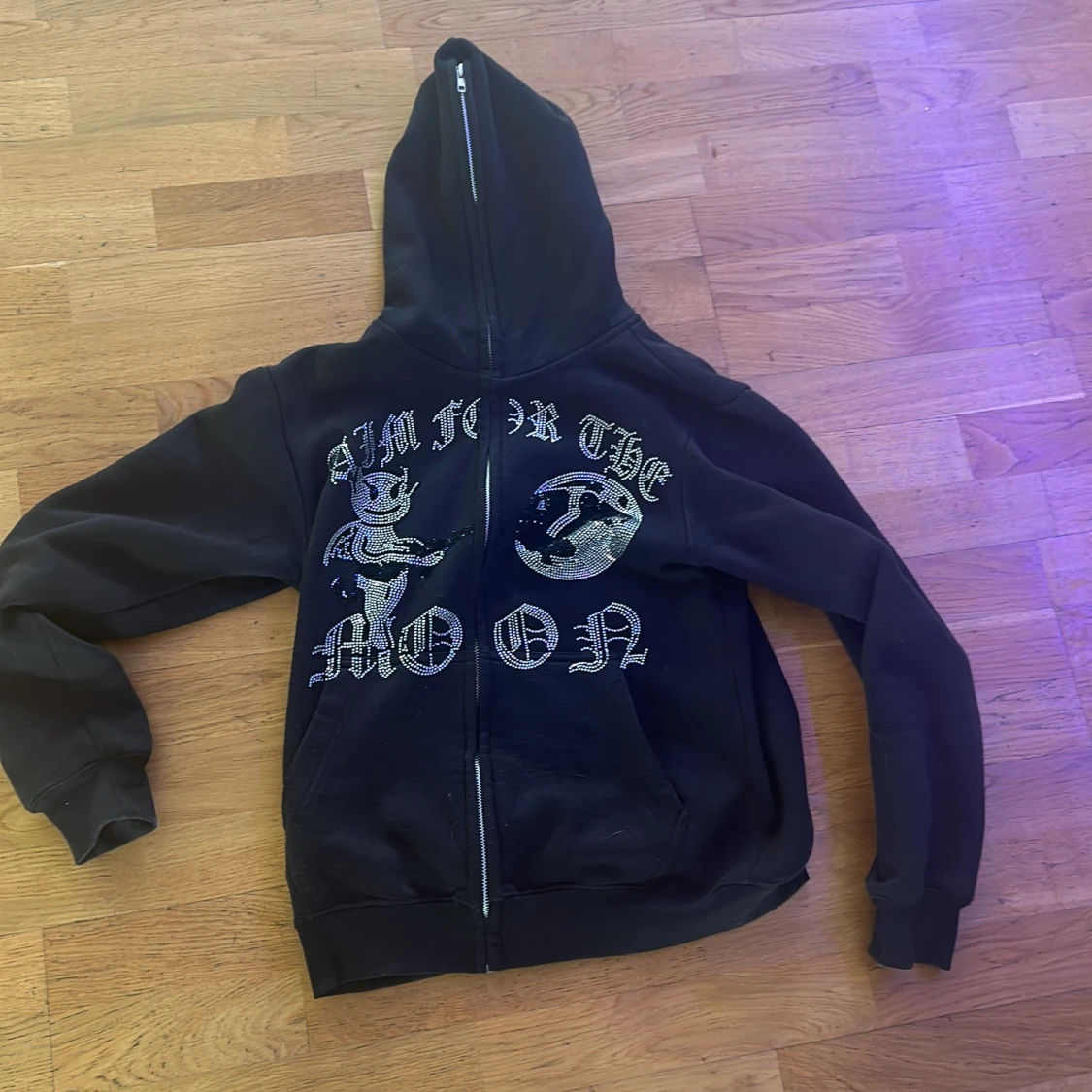 Aim for the moon hoodie - 90