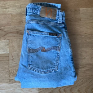 Nudie jeans - Nudie jeans | bra skick | W27 L32 | mitt pris: 300kr | nypris: 1600kr | hör av dig vid funderingar! 