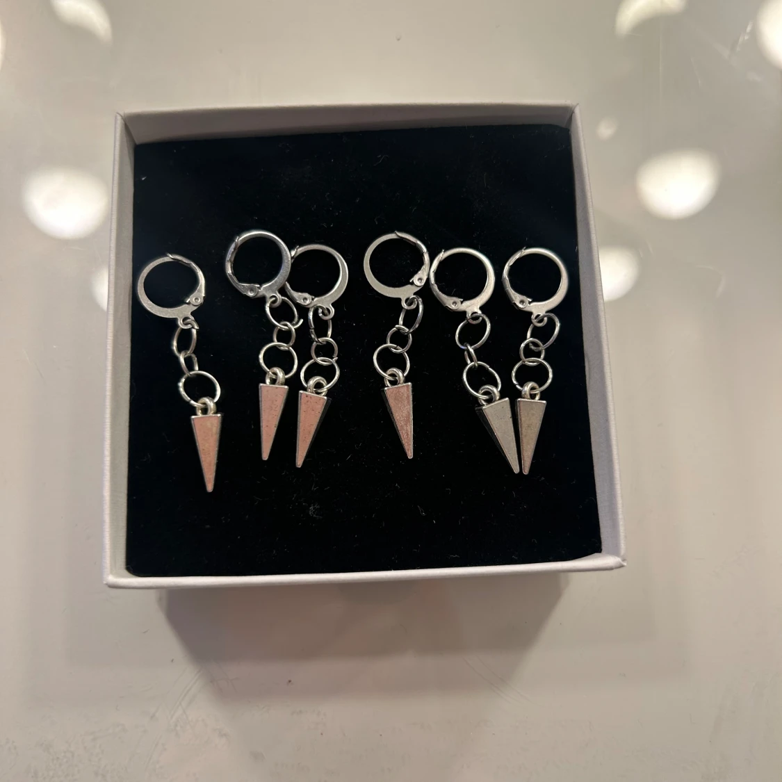 Örhänge silvriga!! - 90