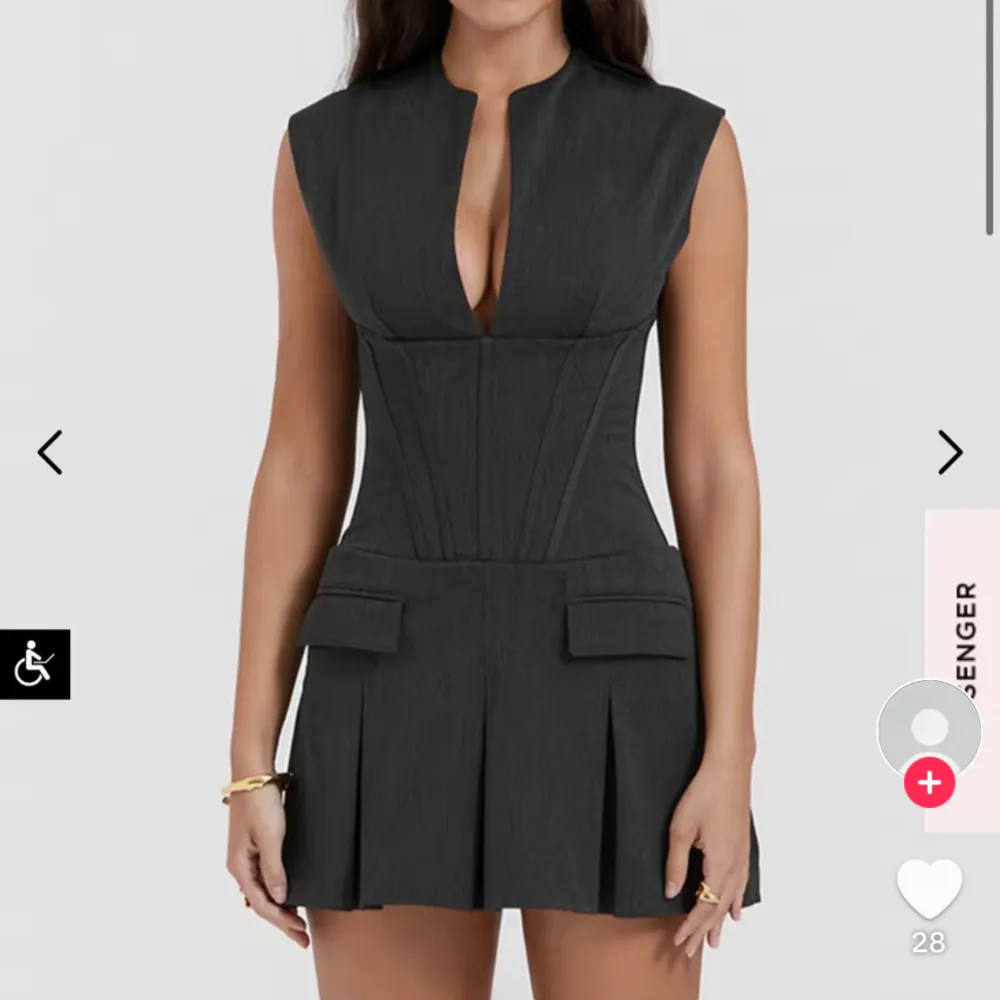 Säljer denna klänningen från house of cb❤️ kostade ca 2400kr på hemsidan ❤️endast använd vid ett tillfälle . Klänningar.