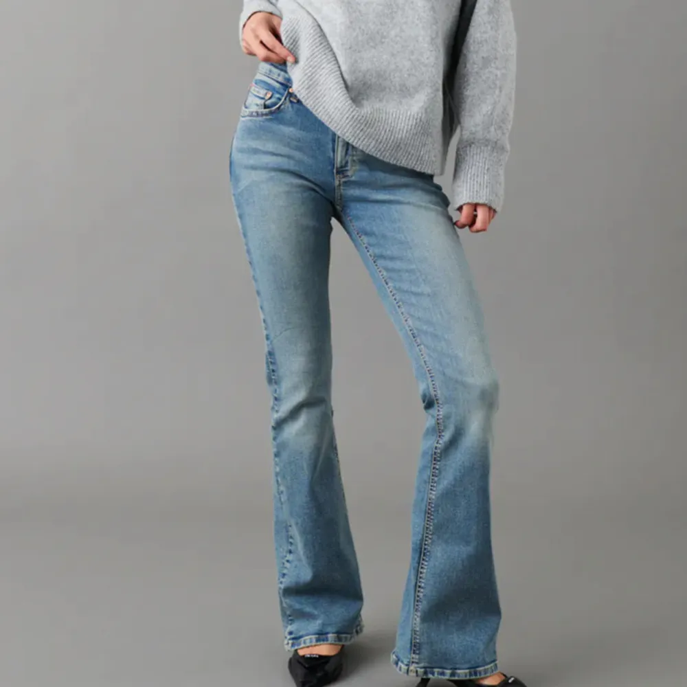 Jättefina lågmidjade jeans från Gina, nästan oanvända💗Nypris 499kr.. Jeans & Byxor.