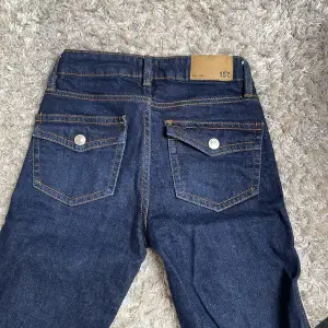 Blåa bootcut jeans från lager 157 i storlek Xxs, aldrig använda pga att de var för små när jag fick dem.💞