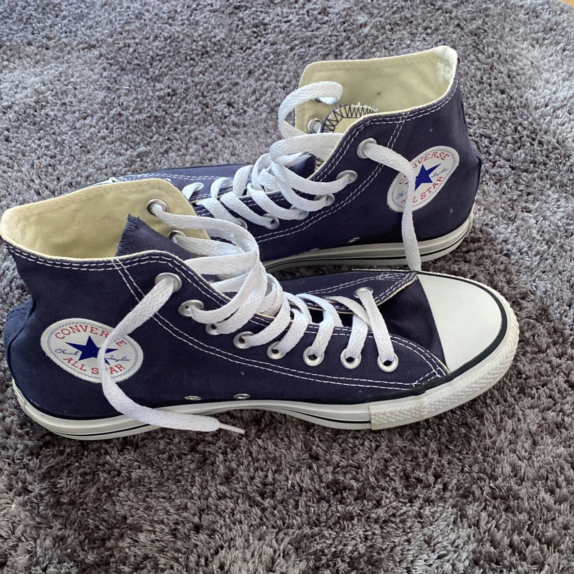 Höga blåa converse
