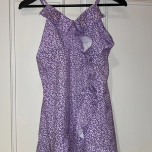 En svalkande skön sommarklänning  - Passar bra att ha på startanden 