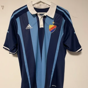 Djurgården tröja - Tröja från sösongen 2015. Toppen fint skick. 