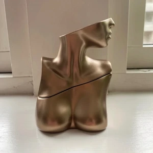 Billi Eilish  - Parfym