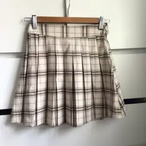 Rutig plaid kjol från new yorkers i nytt skick