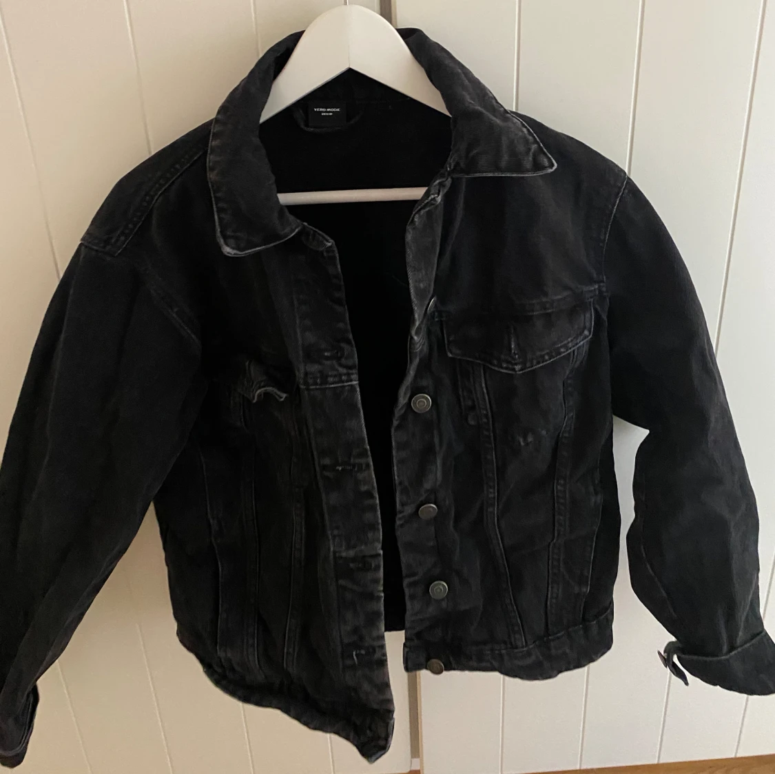 Svart jeansjacka - 90