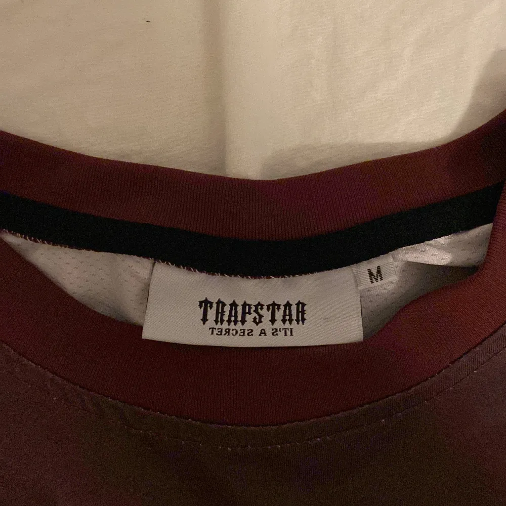 Helt ny oanvänd Trapstar Jersey (inte äkta) Storlek M. T-shirts.