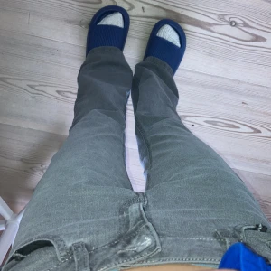 Fina Lindex jeans❤️😍 - Super fina bootcut jeans från Lindex! Sorlek 158. Super fint skick, nästan som nya. Säljer då dem är lite stora❤️