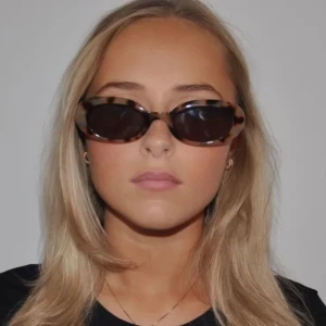 CeceEyewear wonder women - Helt nya, aldrig använda. Nypris 299. Skriv om du har frågor