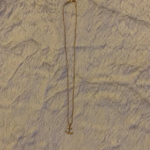 Edblad halsband ”rose ” - Litet gulligt halsband i roseguld med ett ankare märke EDBLAD 