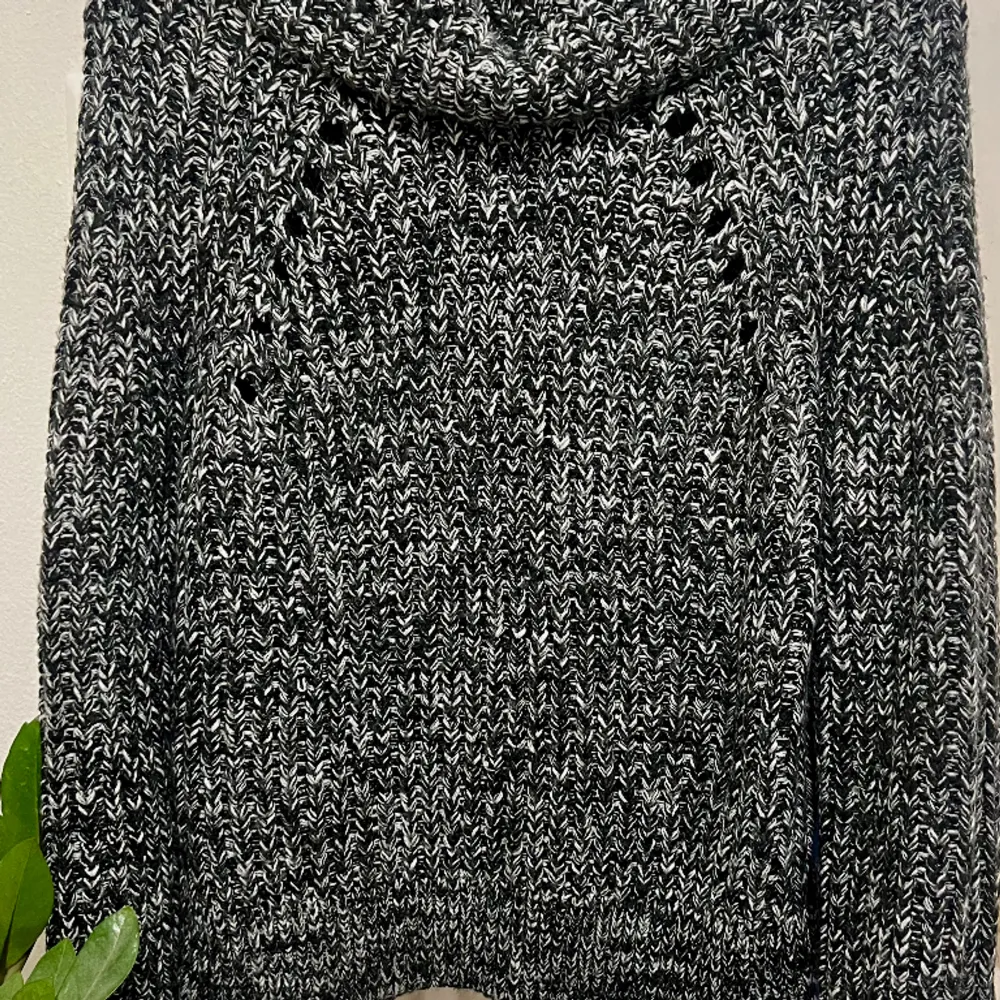 Kendall & Kylie Jenner cowl neck sweater. From PacSun in the US. Size XS but is oversized and fits like a S. Hoodies.