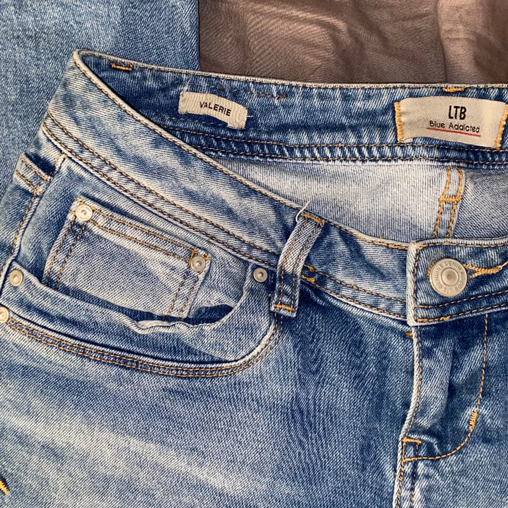 Ltb Valerie Jeans! Sjukt bra kvalitet, inte använda så mycket🥰 storlek 29,30. Jeans & Byxor.