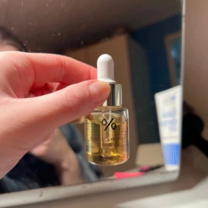 Royal Vita Propolis 33 Ampoule (15ml) - Säljer även detta serum i samma märke och rengörningssteg som de jag la upp innan.  Denna är också helt oanvänd