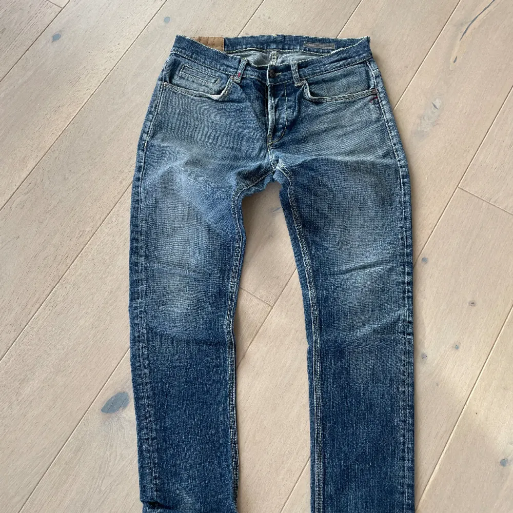 DONDUP jeans  Skick: använda  Storlek midja :34 Längd : min längd 176. Jeans & Byxor.