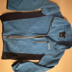 Everest Fleecejacka - Perfekt mellanlager. Använd men inte sliten på något sätt. Kids strl 146 - 11år