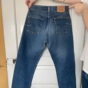 Levi’s jeans köpta runt 1985, har legat oanvända i garderoben. Byxorna är i nyskick!