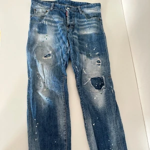 Dsquared2 Jeans, 46 - Bra skick använt fåtal gånger 8/10. Fler frågor hör av er! 