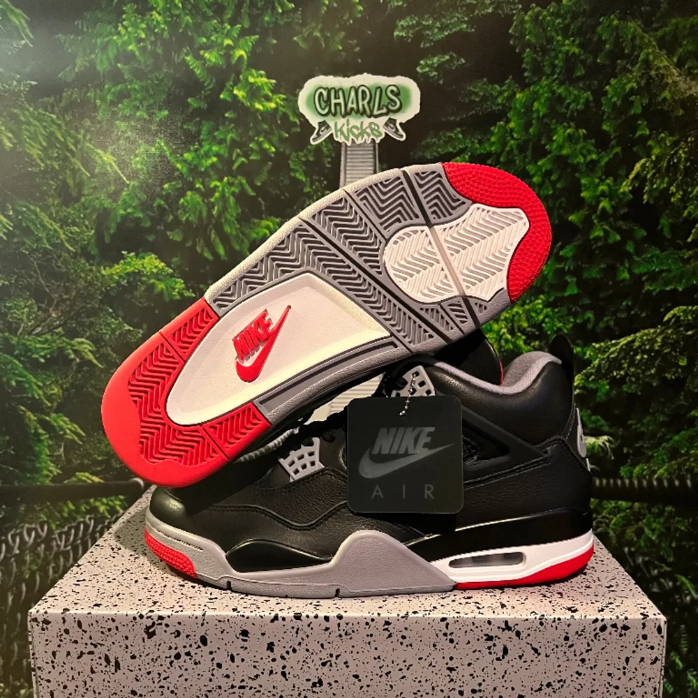 Air Jordan 4 Retro ‘Bred Reimagined’ 🚓 #charlskicks #airjordan4 #bredreimagined #sneakerhead #sneakers  Storlek: -38 -42.5 -43 -44.5    -Går att ordna i alla storlekar skriv i DM 💫  -pris: 2999kr - 3699kr. Skor.