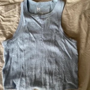 Blått linne - Säljer detta blåa linne från new yorker då den inte längre kommer till någon användning. Liten i storleken. 