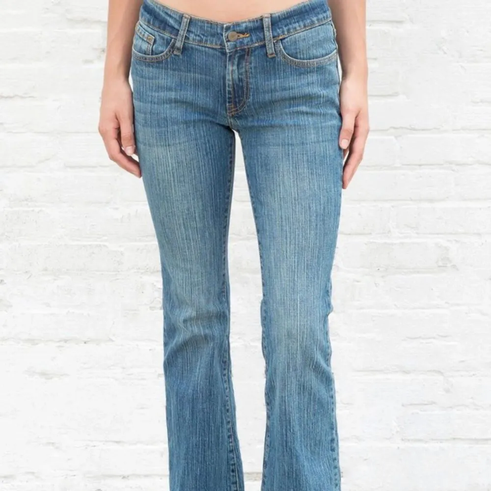 Säljer då dom inte passar mig storlek S passar någon som är 165-160cm. Jeans & Byxor.