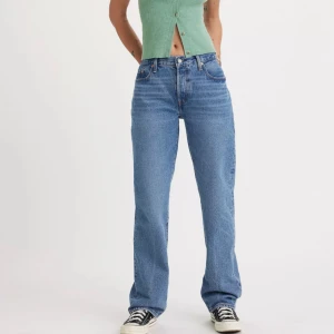 Levis 501 90S - Levis 501 90s storlek 24/32. Flitigt använda men i gott skick utöver lite slitage längst ner. Nypris 1249kr