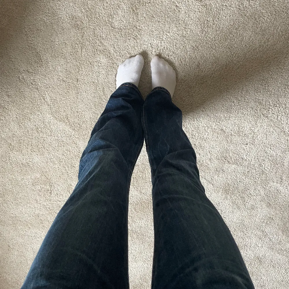 Nudie jeans i storlek 26/32, säljer eftersom de är för små💕. Jeans & Byxor.