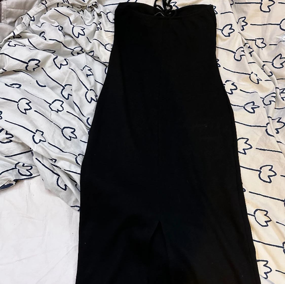 Svart figursydd klänning  - 90