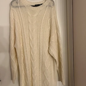 Stickad klänning - Använd endast en gång och i gott skick! Stor i storleken