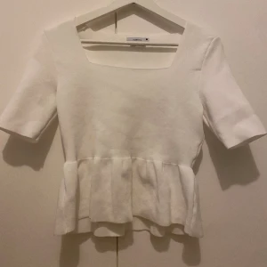 Topp - Säljer denna vita topp 