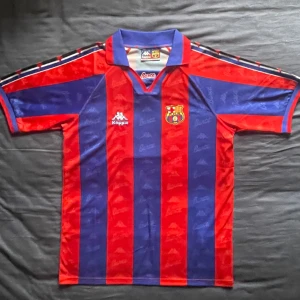 FC Barcelona Jersey  - Fc Barcelona hemmatröja säsong 1995/1996 med Icon Il Fenomeno Ronaldo 