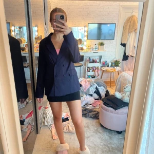 Kavaj - Mörkblå kavaj 