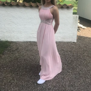 Balklänning  - Fin balklänning i nyskick. 